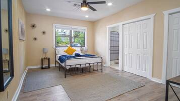 3 habitaciones, tabla de planchar con plancha, wifi y ropa de cama