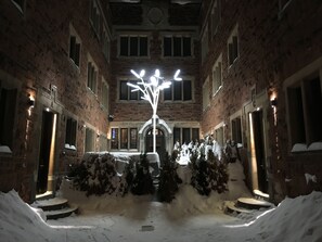Property grounds - Luxurious Castle Loft Apartment in Montreal (Montreal)
