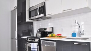 Fridge, stovetop