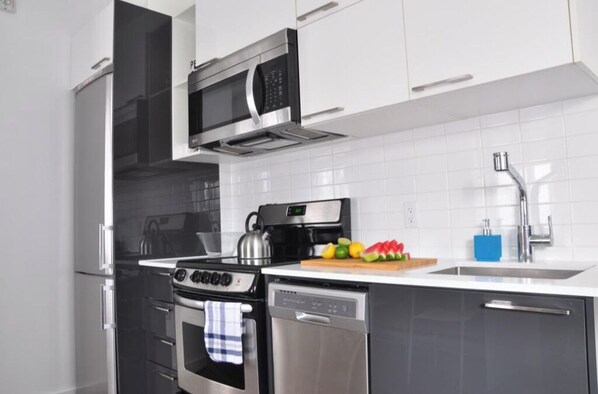 Refrigerador, parrilla de estufa y lavavajillas 