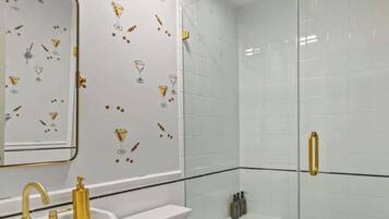 Shower, towels