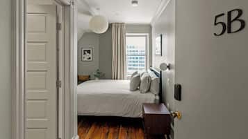 1 bedroom, desk, iron/ironing board, WiFi