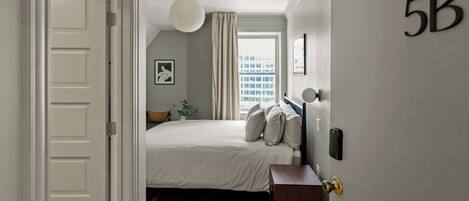 1 bedroom, desk, iron/ironing board, WiFi