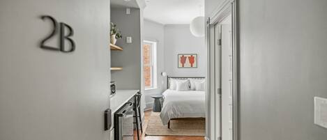 1 bedroom, desk, WiFi, bed sheets
