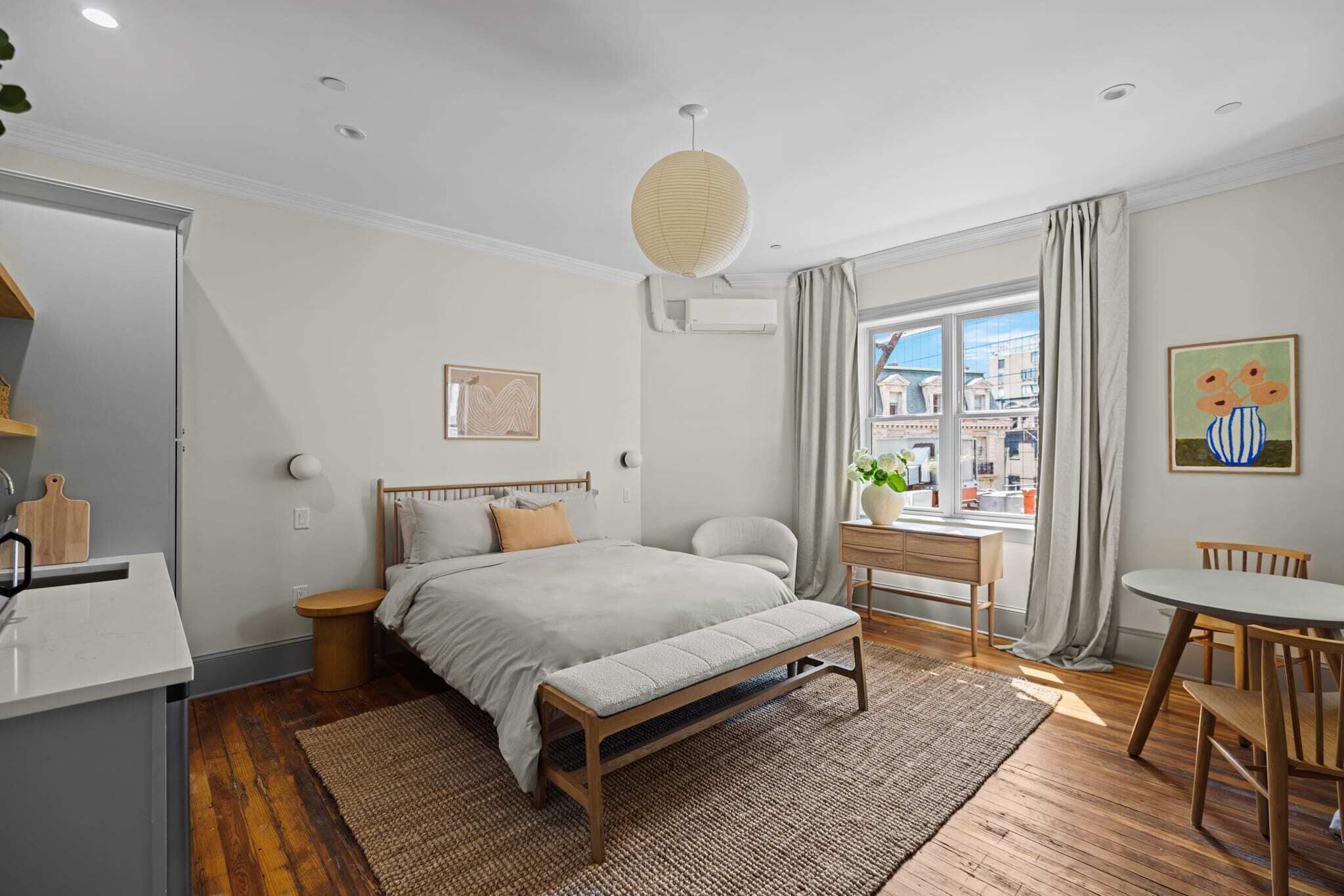 1 bedroom, desk, iron/ironing board, WiFi
