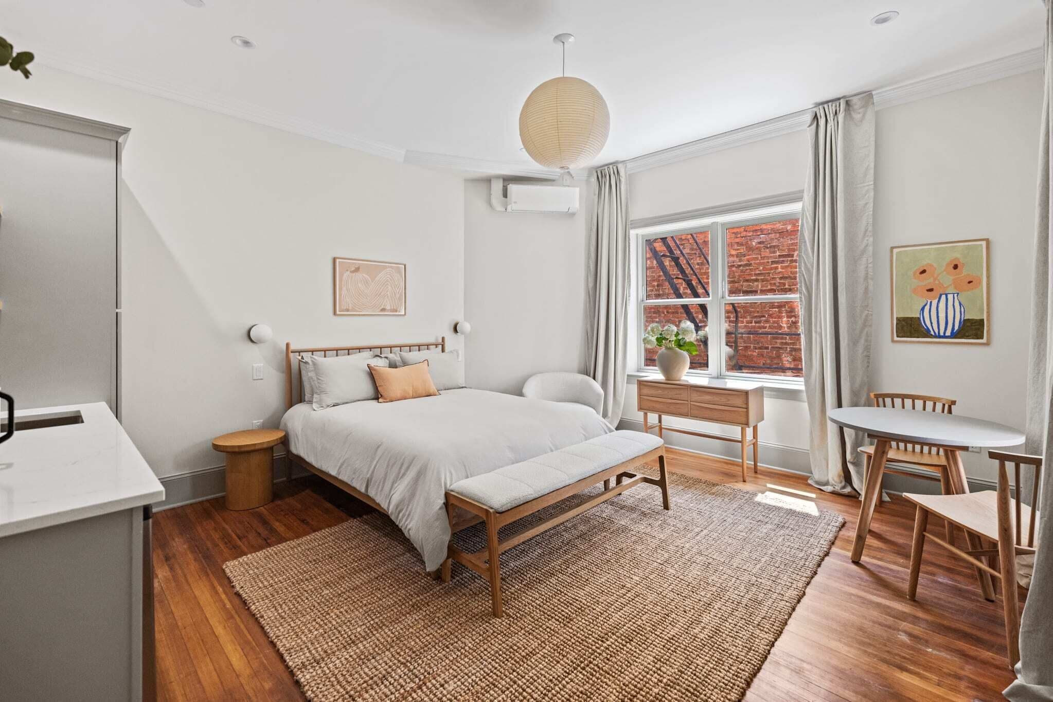1 bedroom, desk, iron/ironing board, WiFi