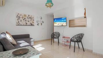 Een smart-tv en een kantoor