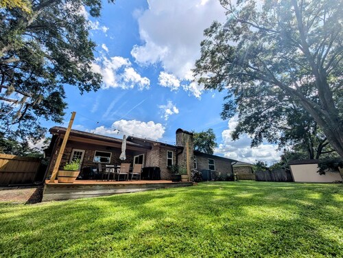 Come and enjoy your stay at our home on the 18th hole of Blue Sky Golf Club. 