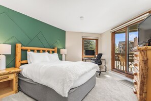 3 bedrooms, iron/ironing board, travel crib, WiFi