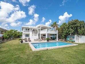 Exterior - Luxurious Oceanfront Villa + Pool l Casa Blanca (Río Grande)