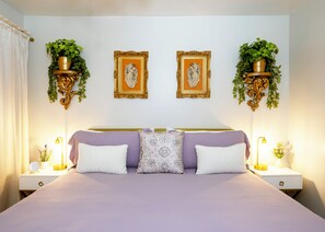 2 soverom, skrivebord, strykejern/-brett og wi-fi