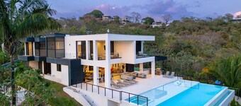 Luxurious Dream 5 bedroom Villa on Costa Rican Coast with breathtaking views