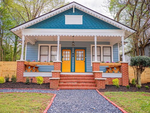 Marietta Square's Home Away!