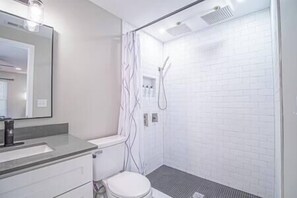 Bathroom - The Franklin in Marietta (Marietta)