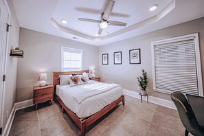 5 bedrooms, iron/ironing board, WiFi, bed sheets