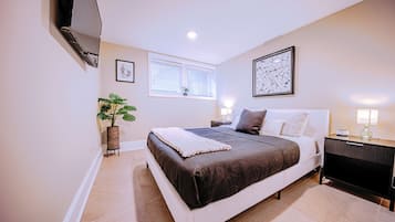 5 bedrooms, iron/ironing board, WiFi, bed sheets