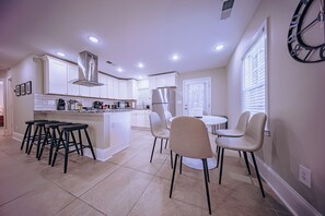 Fridge, microwave, oven, stovetop - The Grand Slam - The Battery ATL (Smyrna)