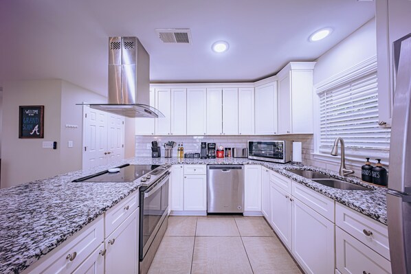 Fridge, microwave, oven, stovetop - The Grand Slam - The Battery ATL (Smyrna)