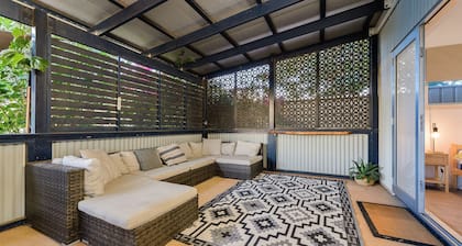 18 Sargent Street - Beautiful Pet Friendly Oasis