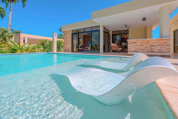 Outdoor pool - Modern Boho Villa with Pool, Starlink, and Open-Air Master Shower Near Cabarete (Cabarete)