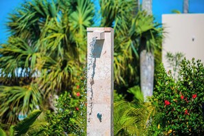 Property grounds - Modern Boho Villa with Pool, Starlink, and Open-Air Master Shower Near Cabarete (Cabarete)