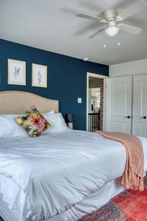 2 bedrooms, iron/ironing board, WiFi, bed sheets