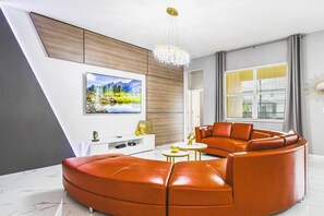 Smart TV, video games, foosball, video library - Luxury Game Room 12br 33 ppl Villa w/ Pool Spa (Kissimmee)