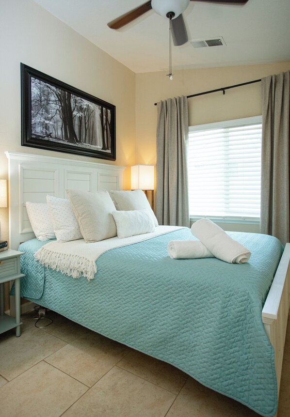 2 عدّة غرف نوم ومكواة/لوح كي وسرير سفر وواي فاي مجانًا