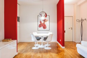 Dining - Paolo Rotta 13 - Two Bedroom Apartment, Sleeps 5 (Milan)