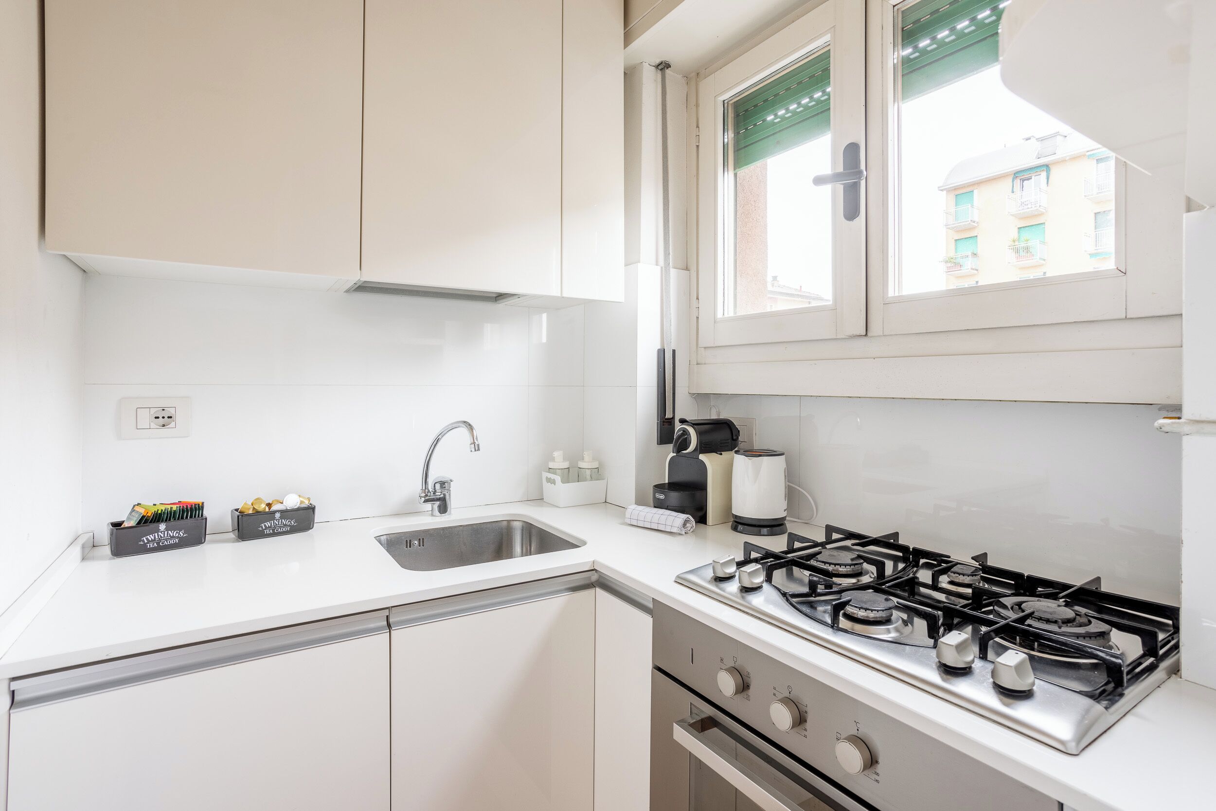 Macchina per tè/caffè, frigorifero, microonde, forno