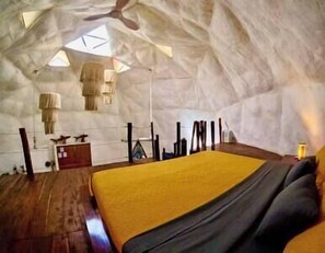 1 chambre, fer et planche à repasser, lit parapluie, Wi-Fi