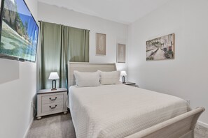 5 bedrooms, iron/ironing board, WiFi, bed sheets
