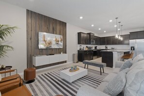 智能电视、壁炉