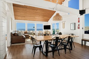 Dining - Bright and Airy Beachfront Bungalow w/hot tub overlooking Haystack rock! (Cloverdale)
