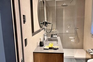 Apartamento junior | 1 dormitorio, caja fuerte, escritorio