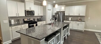 Charming 3-bedroom townhouse in Cary/Raleigh.