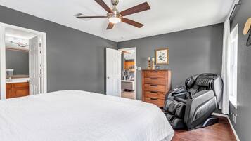 3 camere, una cassaforte in camera, una scrivania, ferro/asse da stiro