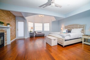 4 Schlafzimmer, Schreibtisch, Bügeleisen/Bügelbrett, Reisekinderbett
