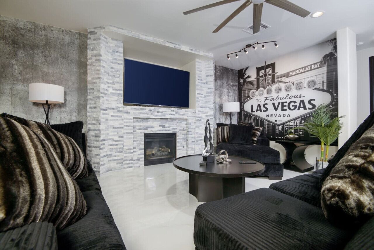 TV, tavolo da ping pong