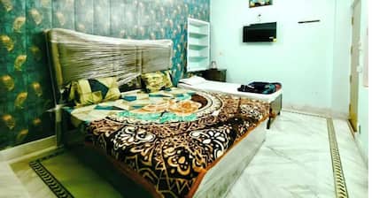 100m from Ganges River & Ghat, 1-bedroom in Varanasi with AC, WiFi
