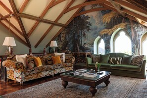 TV connectée, lecteur de DVD, livres, médiathÚque