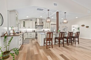 Fridge, microwave, oven, stovetop - Long Rifle Oasis -Carefree (Carefree)