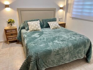 2 chambres, fer et planche à repasser, Wi-Fi, draps fournis