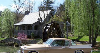 Cozy log cabin near Pennington Gap and Jonesville, VA known as "The Duck Pond"
