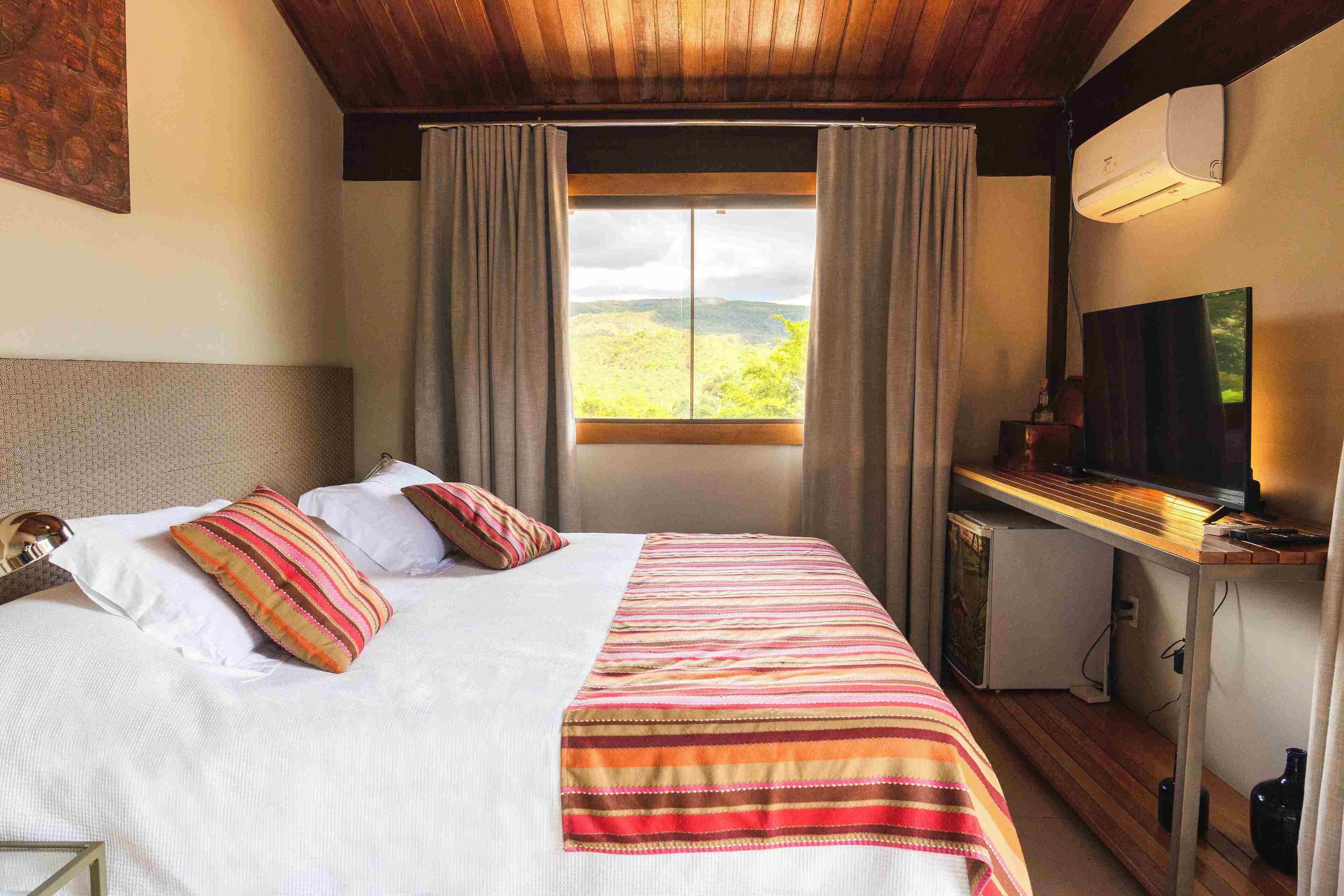 Suite Premium com Ofuro | Wi-Fi de cortesia, roupa de cama