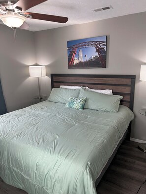 6 bedrooms, travel cot, WiFi, bed sheets