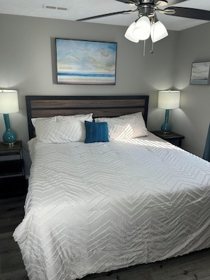 6 bedrooms, travel cot, WiFi, bed sheets