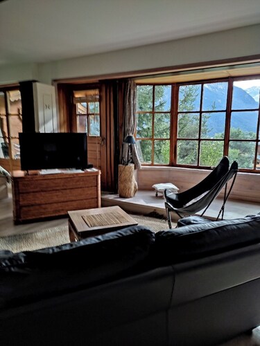Ground floor apartment 55 m2 + garden in chalet, resort-village center, quiet location