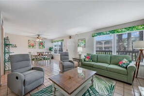 TV - Beach Access Across the Street, Shared Heated Pool (Corpus Christi)