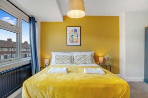3 slaapkamers, een strijkplank/strijkijzer, wifi, beddengoed